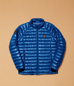 5 단독으로 입기에도, 이너로 활용하기에도 적당한 초경량 다운 재킷 32만원 코오롱스포츠 제품.