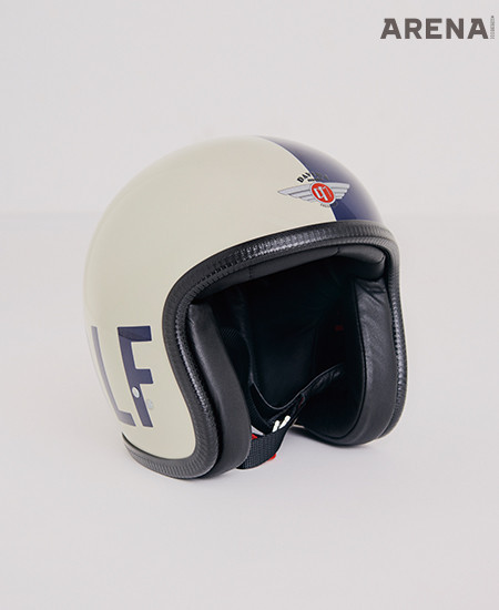 엘솔리타리오와 협업해 만든 오픈 페이스 헬멧. 안전성뿐 아니라 외관과 착용감까지 두루 신경 썼다. 79만원 다비다×엘솔리타리오 by 모토리노 제품.