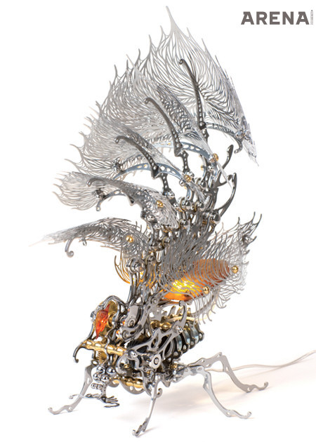 Silver Insecta Lamp, 2013
metallic mateiral, machinary, magnet, electronic device(CPU board, motor, LED), 30(h)×15(w)×15(d)cm, 2013