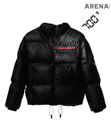 라이트 나일론 소재의 후디 푸퍼 재킷 약 700g 가격미정 프라다 리네아 로사 제품.